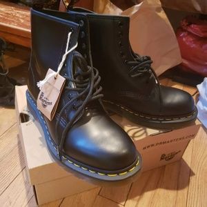 New Mens S7 Dr. Martens Boots